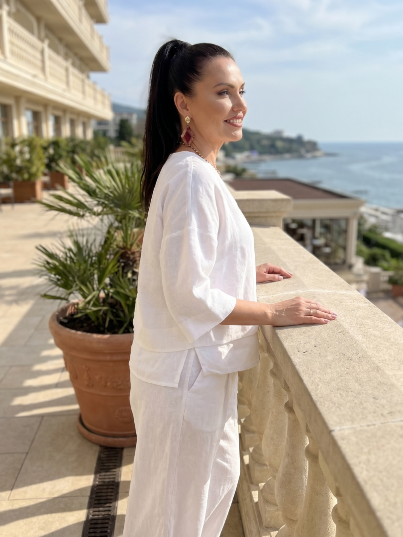 Diane | Set sa slojevitom majicom i širokim nogavicama