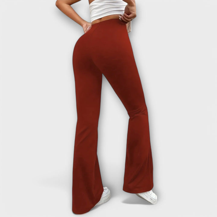 Constance | Relaxirane Pantalone sa Širim Nogavicama
