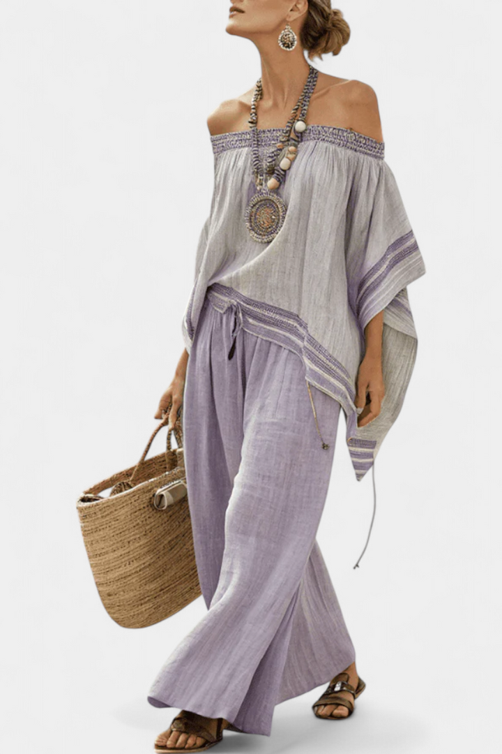 Noelle | Elegantna Off-Shoulder Majica i Široke Prugaste Pantalone