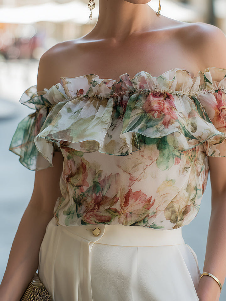 Kerensa sa Raskošnim Ruffles i Cvećem bez Rame