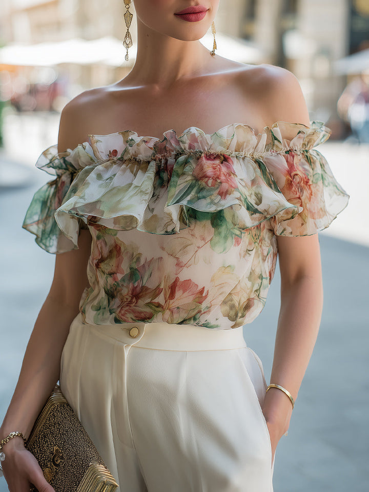 Kerensa sa Raskošnim Ruffles i Cvećem bez Rame
