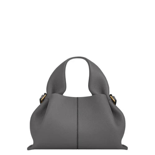 Carlotta | Stylish Travel Companion