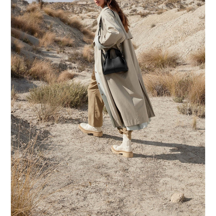 Carlotta | Stylish Travel Companion