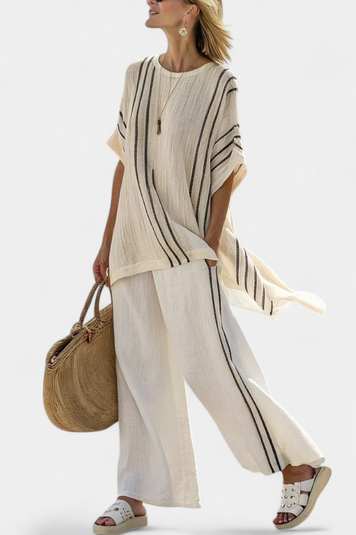 Alma | Elegantna Ivory Lanena Bluzica i Crne Prugaste Pantalone