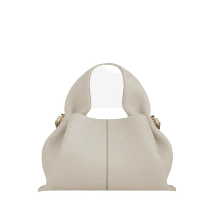 Carlotta | Stylish Travel Companion