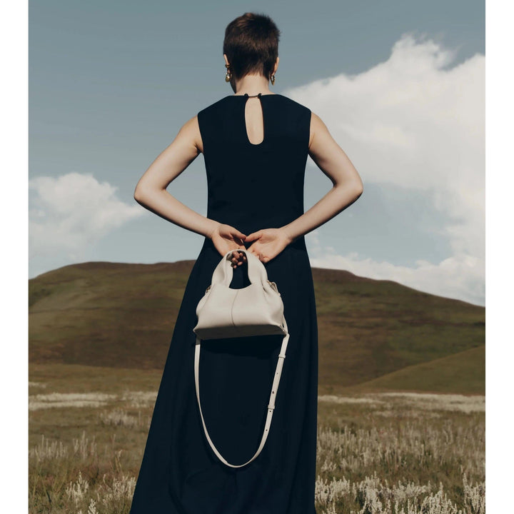 Carlotta | Stylish Travel Companion