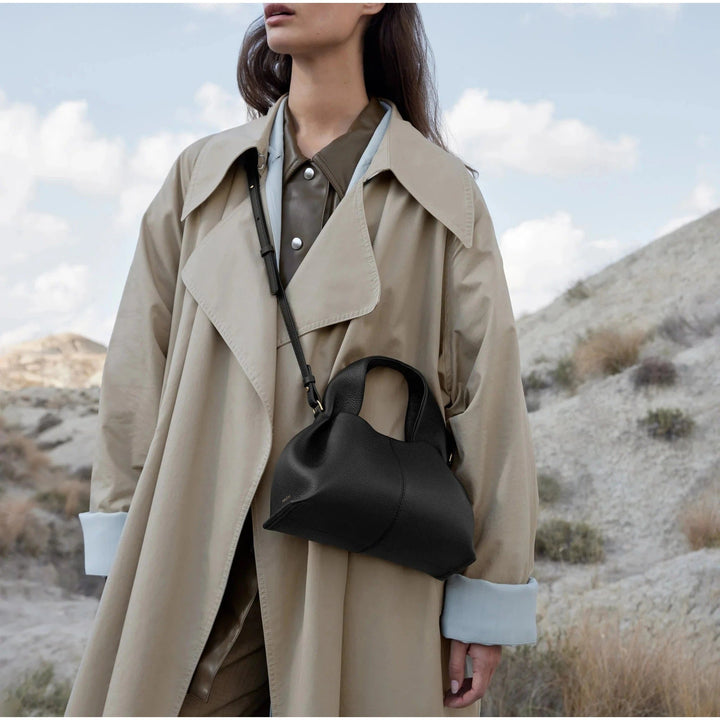 Carlotta | Stylish Travel Companion