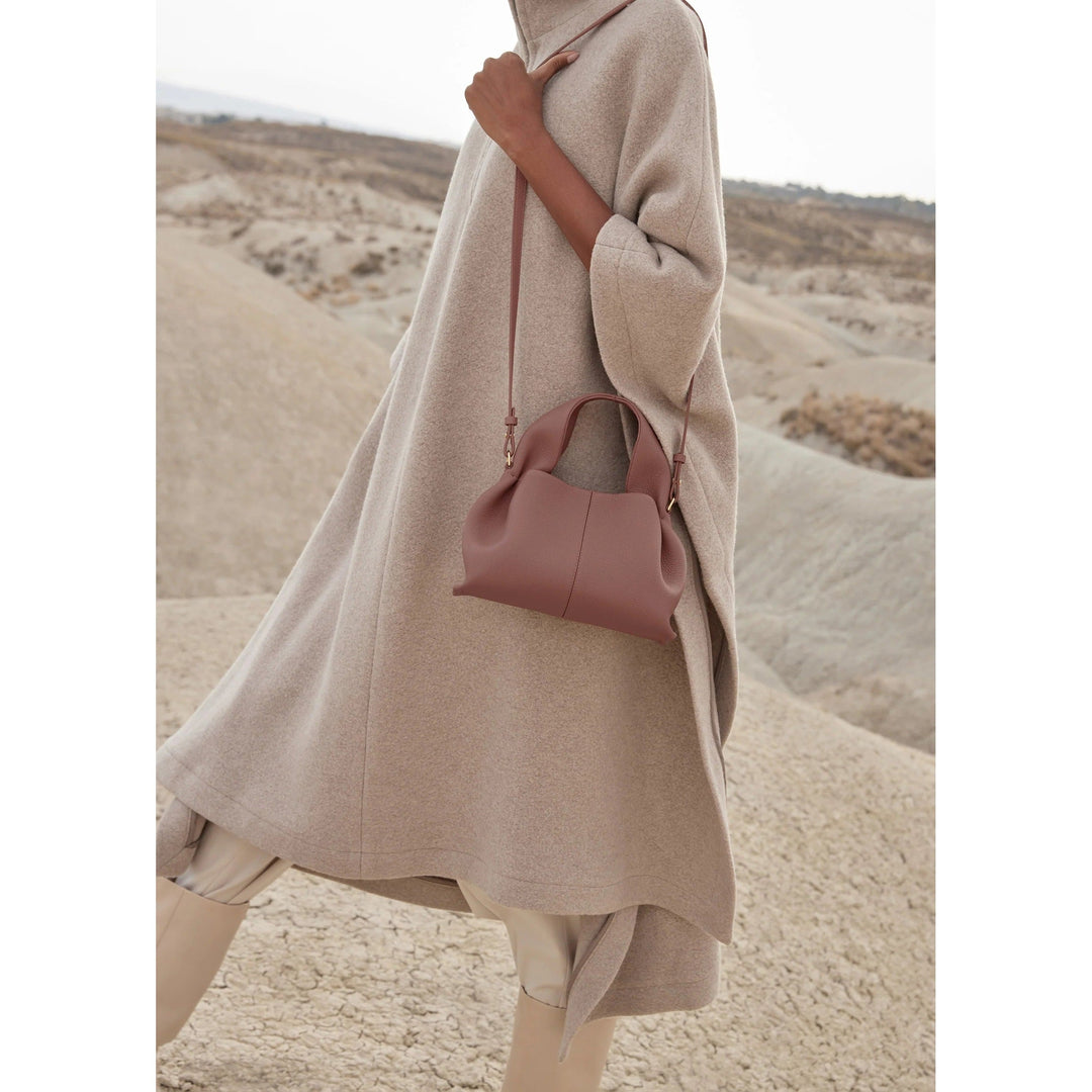 Carlotta | Stylish Travel Companion