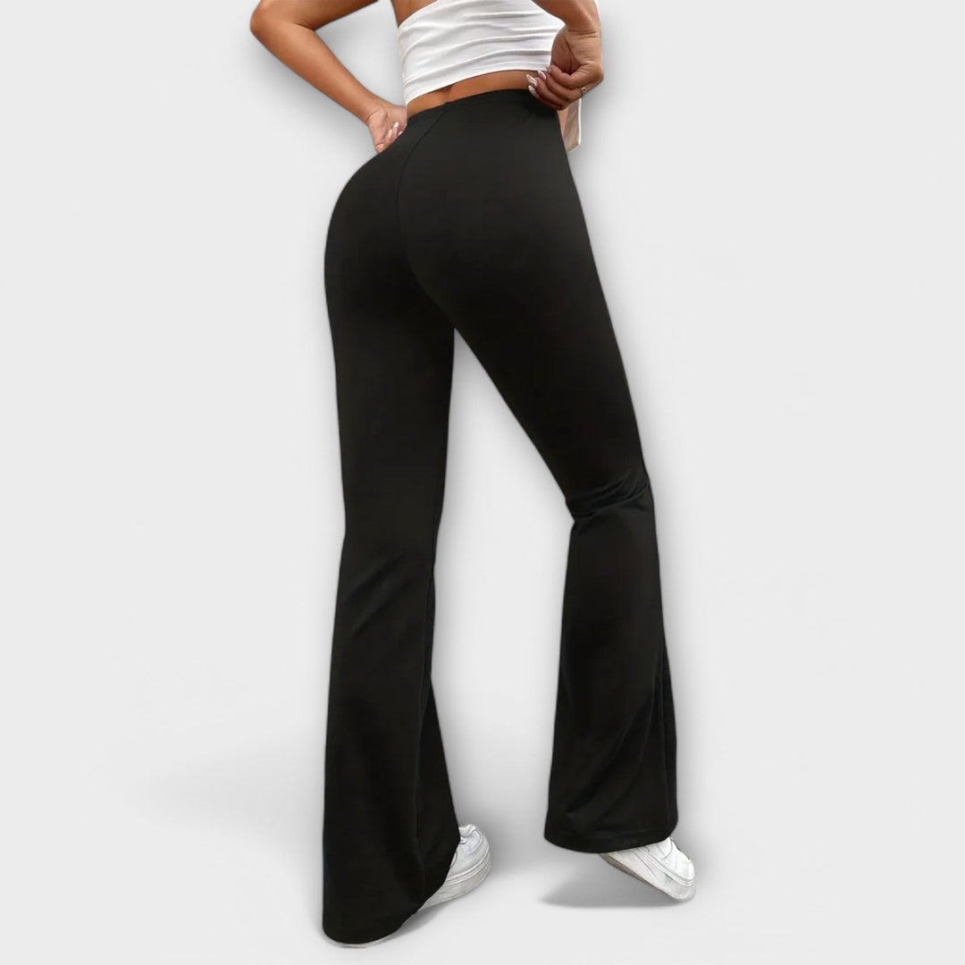 Constance | Relaxirane Pantalone sa Širim Nogavicama
