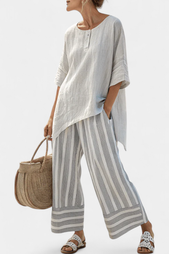 Axelle | Elegantna Asimetrična Bluza i Prugaste Pantalone