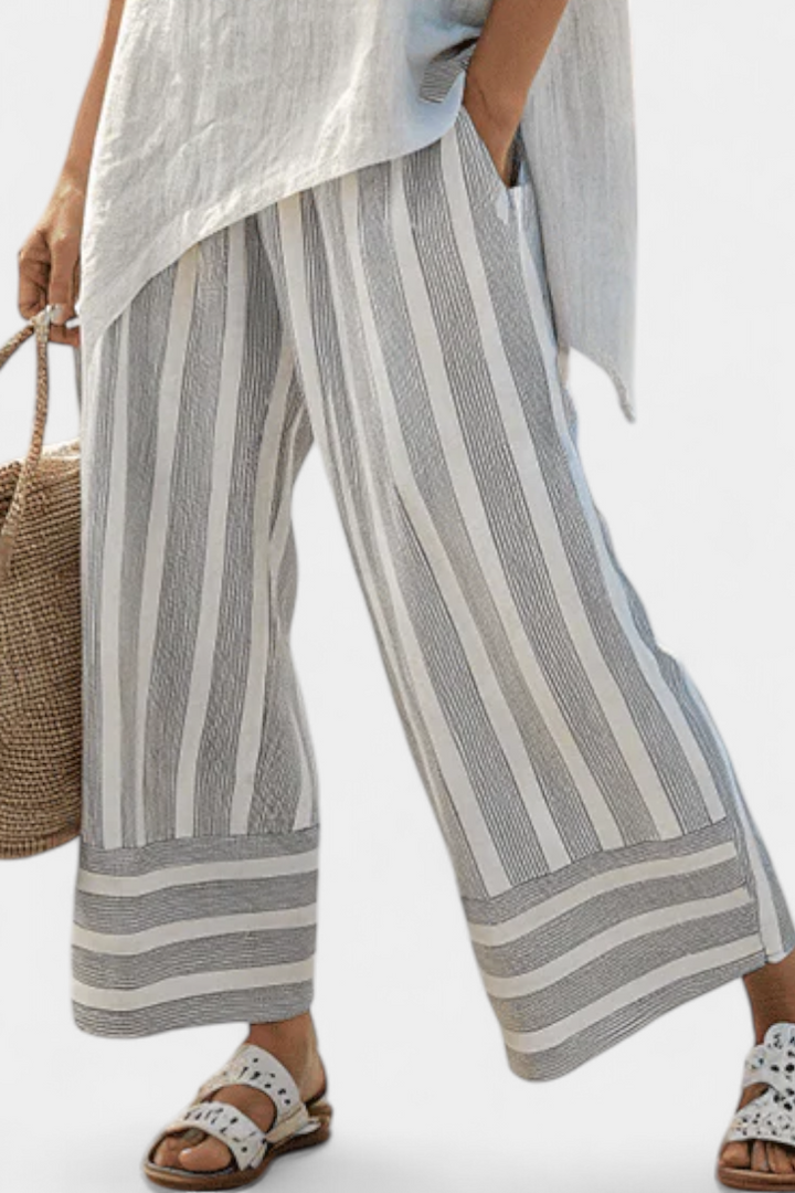 Axelle | Elegantna Asimetrična Bluza i Prugaste Pantalone